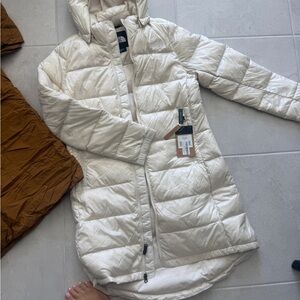 The North Face Women's Off-White Hooded Puffer Jacket